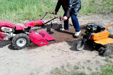 Glebogryzarka z napędem czy bez – co wybrać dla swojej gleby?