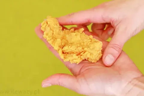 KFC Stripsy: Ile kalorii kryje chrupiąca panierka?