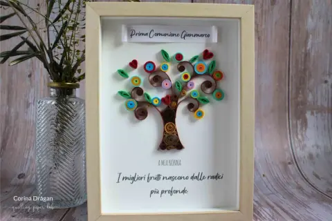 Albero di quilling colorato, un'idea di riciclo creativo per la Prima Comunione di Gianmarco, con una dedica alla nonna.