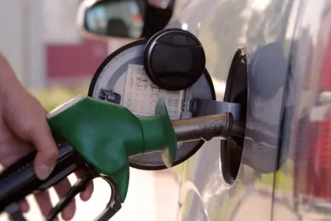 Diesel: Gdzie tankować, by nie zniszczyć silnika? Ekspert radzi