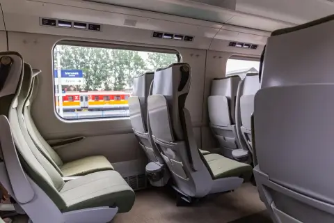 PKP Intercity: Kup bilet u konduktora? Poznaj zasady i uniknij kar!