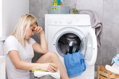 Co na zafarbowane ubrania? Skuteczne metody na uratowanie odzieży
