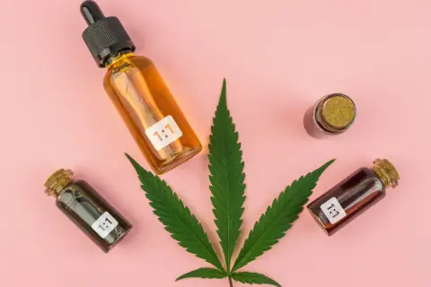 Mieszanie CBD z THC: klucz do lepszych efektów i mniejszych skutków ubocznych?