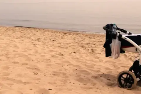 Gdzie nad morze z wózkiem – najlepsze plaże dla rodzin z dziećmi