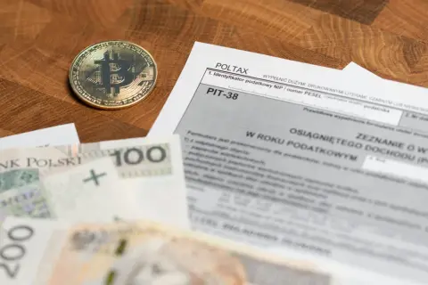 Złoty bitcoin, polskie banknoty i PIT-38. Czy inwestycje w kryptowaluty mogą spowodować niedopłatę podatku?