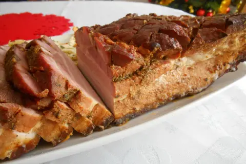 Pyszny boczek pieczony, przepis babci Stasi. Aromatyczny, soczysty, idealny na święta.