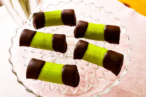 Gröna dammsugare med choklad, en klassisk kaka med en lång historia.