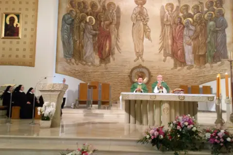 Msze święte w kościele, gdzie można znaleźć busko-zdrój noclegi u sióstr zakonnych.