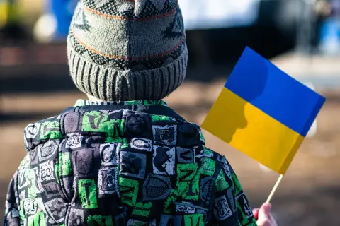 800 plus dla Ukraińców: Jak otrzymać? Warunki, wniosek, błędy