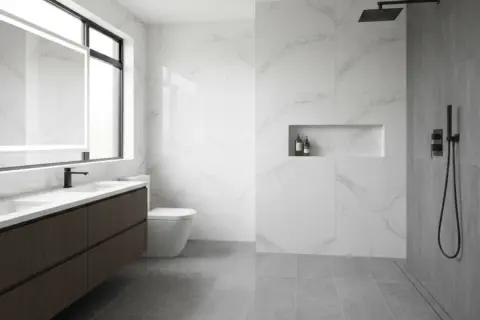 Bagno moderno con doppio lavabo, WC e doccia. Attenzione alle infiltrazioni acqua tra piatto doccia e piastrelle.