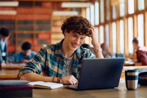Czy uczniowie dostaną laptopy? Sprawdź ważne szczegóły i terminy