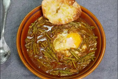 Sopa de espárragos andaluza: Receta auténtica, el 'majao' y trucos