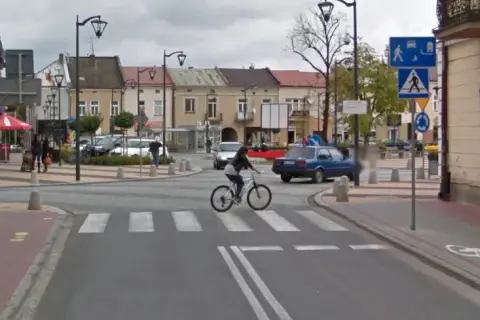 Czy jazda samochodem po chodniku jest dozwolona? Sprawdź wyjątki i kary