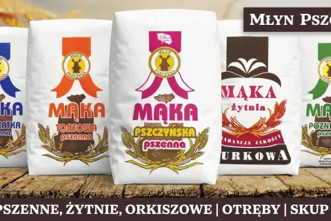 Pięć worków mąki różnych rodzajów z logo "Młyn Pszczyna" na drewnianym tle.