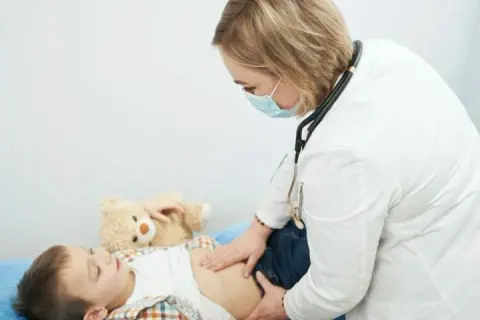 Skuteczne metody odrobaczania – naturalne i farmakologiczne sposoby