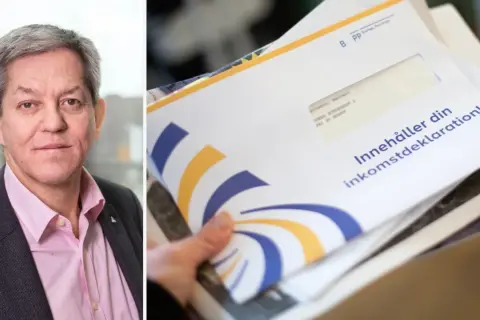 Man med grått hår och en man som håller i en inkomstdeklaration. Kanske dags att se över skattereduktion bolån?