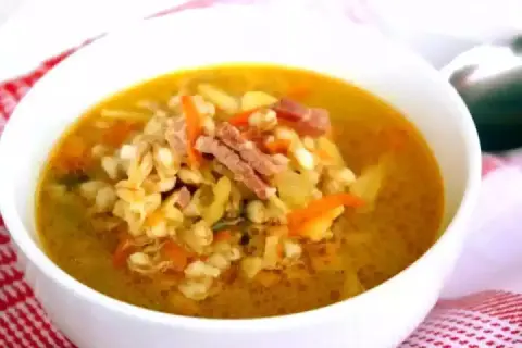 Minestra d'Orzo Trentina: Ricetta Autentica e Segreti per un Gusto Perfetto