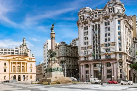 Gdzie leży Sao Paulo? Odkryj jego fascynujące położenie w Brazylii