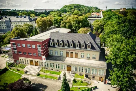 Gdański Uniwersytet Medyczny - kluczowe informacje o studiach i badaniach