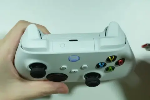 Jak podłączyć pada do Xboxa - proste kroki i rozwiązania problemów