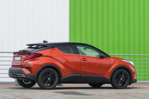 Ile pali Toyota C-HR Hybrid? Rzeczywiste dane i porady ekspertów