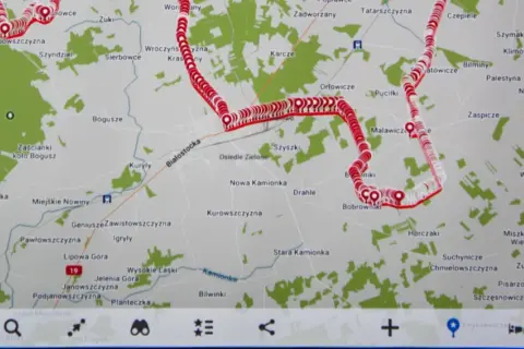 Mapa z zaznaczoną trasą rowerową przez tereny z nazwami miejscowości jak Lebiedzin, Białostocka, Bobrowniki.