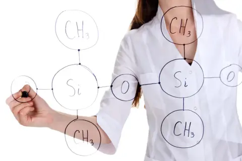 Rysunek schematu cząsteczki z atomami Si, O i grupami CH3. Czy to lzo co to?