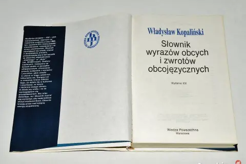 Wielki słownik wyrazów obcych PWN: co musisz wiedzieć przed zakupem