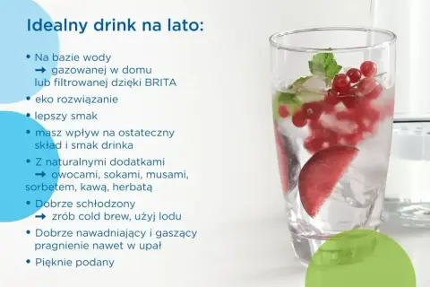 Orzeźwiający letni mocktail z owocami i miętą, idealny na upalne dni.
