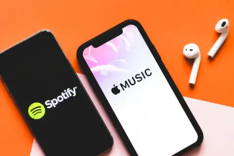 Apple Music czy Spotify – który serwis muzyczny jest lepszy dla Ciebie?
