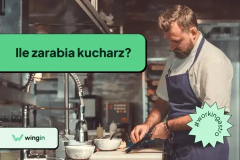 Kucharz w fartuchu przygotowuje jedzenie w kuchni. Na ekranie pytanie: "Ile zarabia kucharz?".