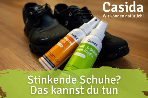 Stinkende Schuhe? Casida Fuß- & Schuh-Deo BioFit hilft natürlich gegen Geruch und für frische Füße.
