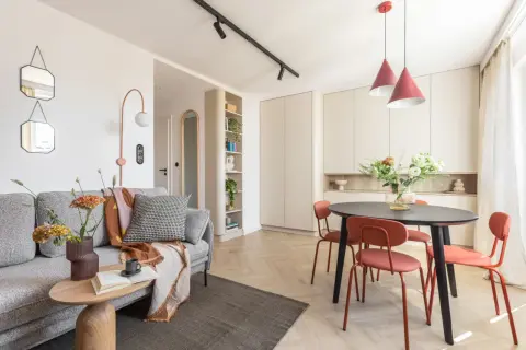 Jak urządzić mieszkanie 30 m²? Sprawdzone triki na styl i przestrzeń