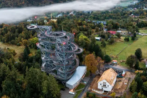 Świeradów-Zdrój: Atrakcje dla każdego od Sky Walk po gwiazdy!