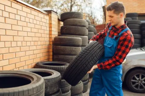 Co to są opony bieżnikowane i dlaczego warto je wybierać?