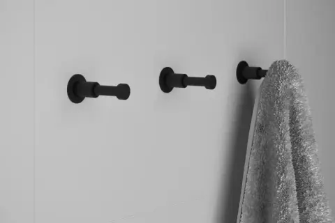 Perchas de baño: ¿Cómo elegir la más duradera y con estilo?
