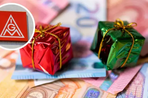 IG Metall Logo neben Geschenken auf Euro-Scheinen. Das ist das Zeichen für das Weihnachtsgeld der Metaller.