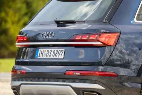 Audi Q7: Jaki silnik wybrać? Uniknij drogich pułapek!