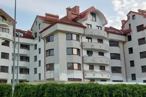 Osiedle w Warszawie jak osiedle: porównanie Zasadowa i Starodęby
