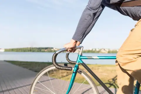 Ile kalorii spala 1 km na rowerze? Zaskakujące różnice w spalaniu