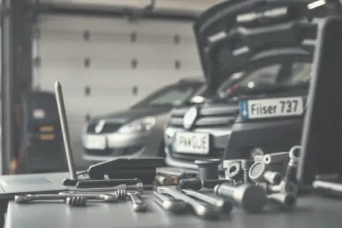 Ile zarabia mechanik z własnym warsztatem? Odkryj prawdę o dochodach