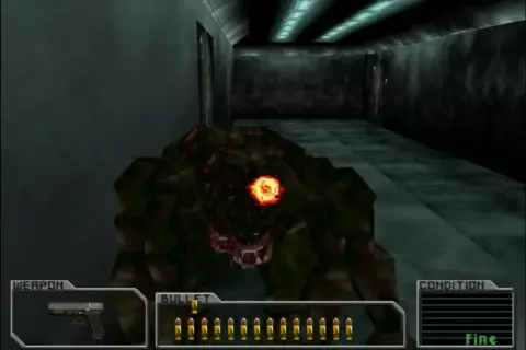 Potwór z Resident Evil Survivor z jednym okiem, gotowy do ataku. Gracz ma pistolet i ograniczoną amunicję.