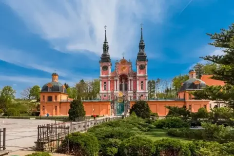 Święta Lipka atrakcje: odkryj niezwykłe miejsca i wydarzenia