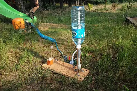 Jak zrobić rakietę z butelki – proste i efektowne projekty DIY
