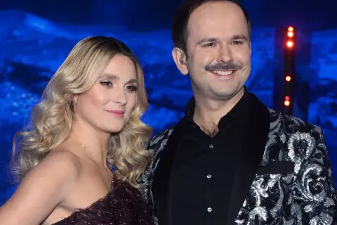 Ile ma lat żona Sławomira? Zaskakujące fakty o Kajrze Zapała