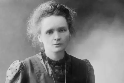 Jakie pierwiastki odkryła Maria Skłodowska-Curie i ich znaczenie?