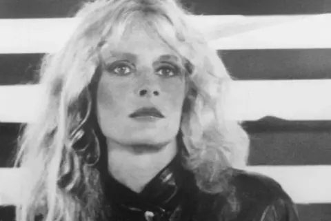 Najlepsze utwory Kim Carnes na YouTube Music - słuchaj teraz