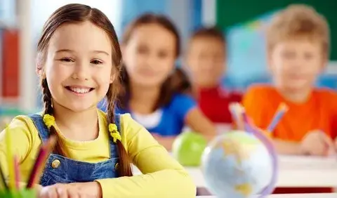 Czy szkoła ubezpiecza ucznia? Ważne informacje, które musisz znać