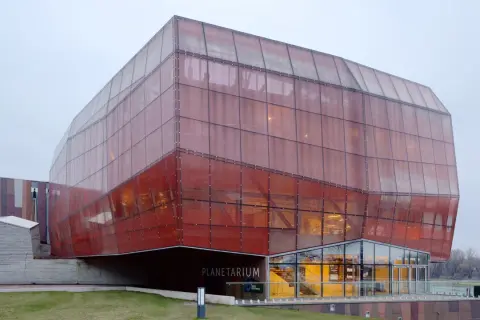 Planetarium Centrum Nauki Kopernik. Sprawdź ceny biletów i odkryj kosmos!