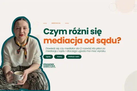 Kobieta z kubkiem omawia, na czym polega mediacja i czym różni się od postępowania sądowego.